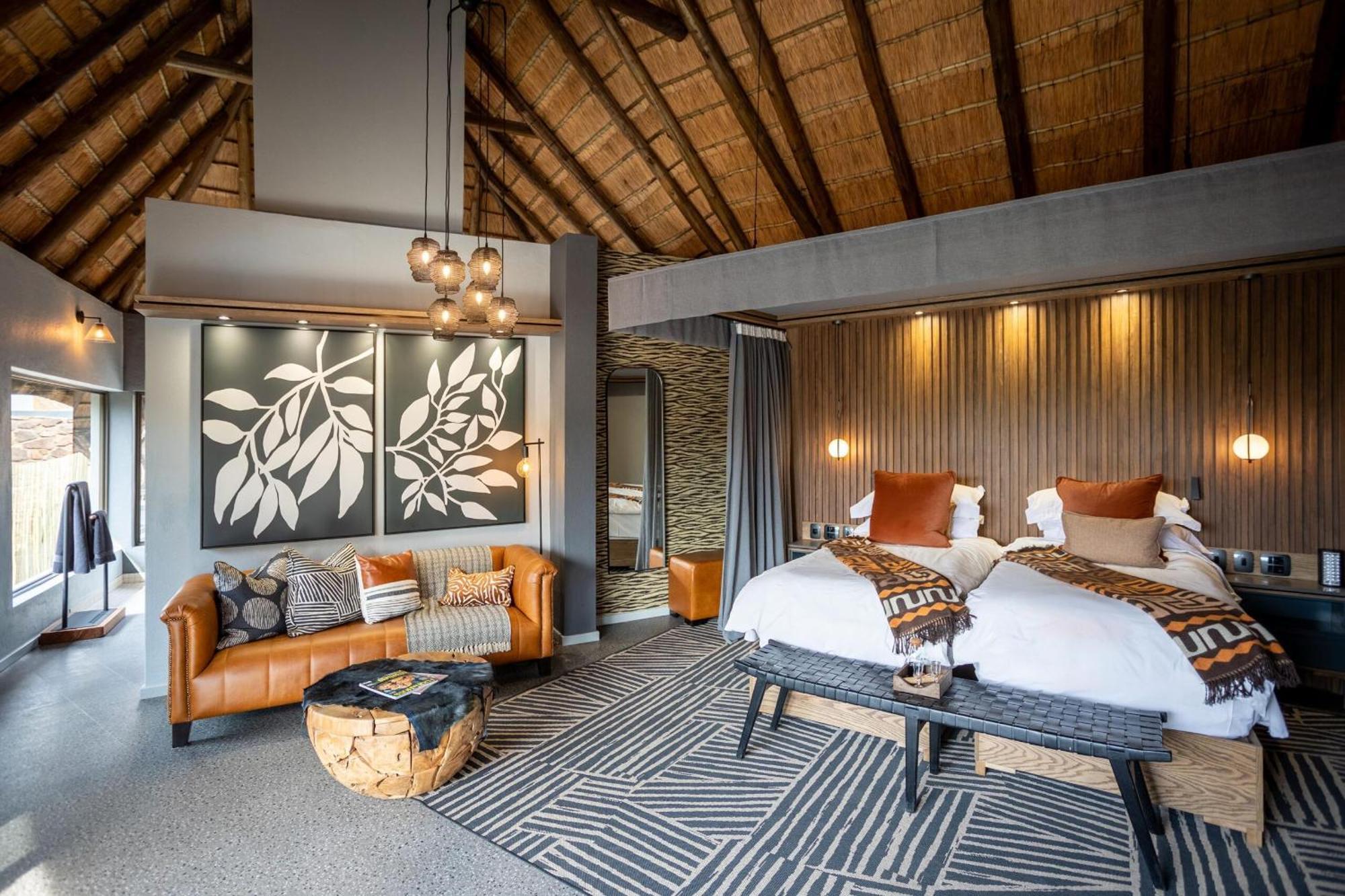 Tuningi Safari Lodge Madikwe Game Reserve Bagian luar foto