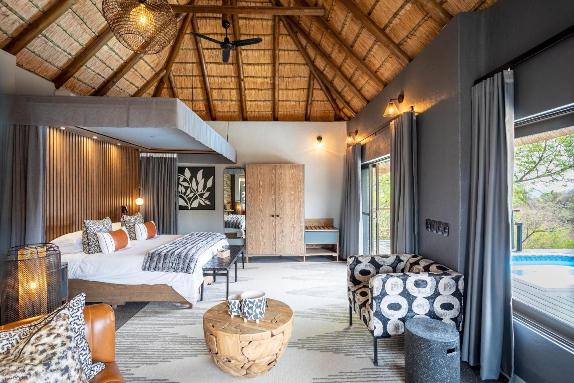 Tuningi Safari Lodge Madikwe Game Reserve Bagian luar foto