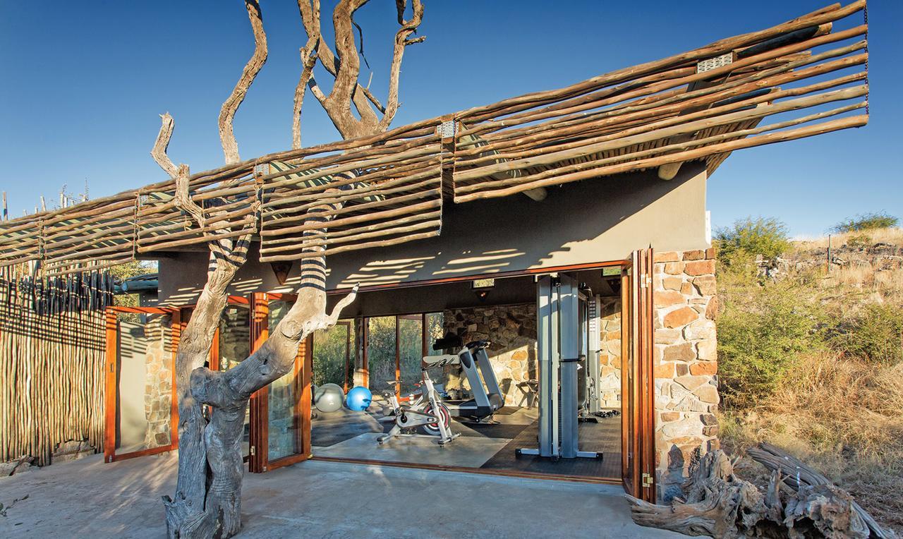 Tuningi Safari Lodge Madikwe Game Reserve Bagian luar foto