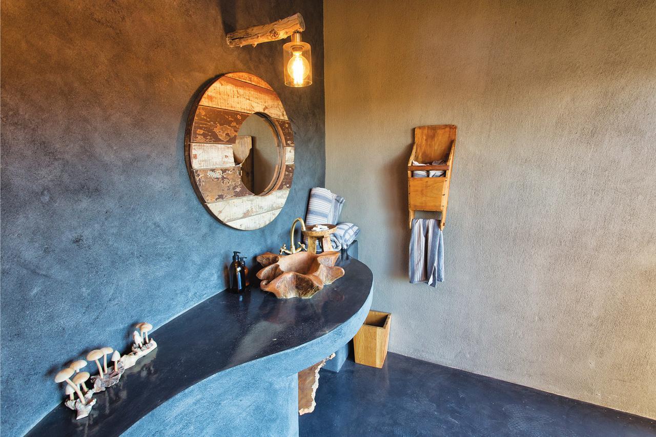 Tuningi Safari Lodge Madikwe Game Reserve Bagian luar foto
